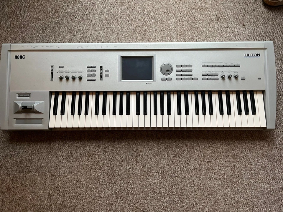 Korg Triton 61