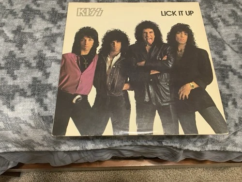 Kiss Lick It up Vinyl LP 1983 Album Mercury 422-814297-1 ….Gene Paul Eric Vinnie