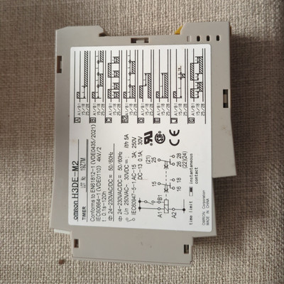 OMRON Zeitrelais 24-230V 50/60Hz H3DE-M2