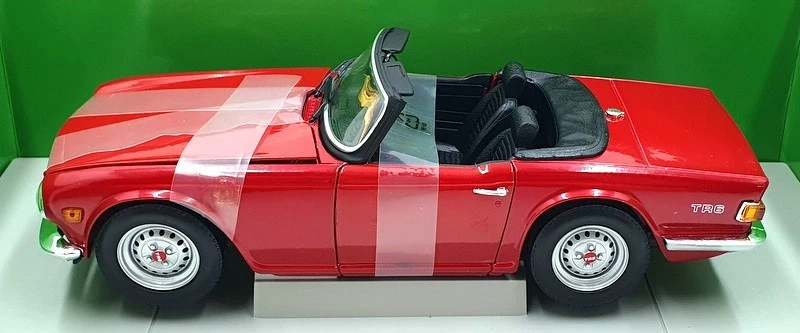 Britains 1/18 Scale Diecast 7884 - Triumph TR6 Roadster - Red - Image 4 of 4