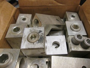 Box Of 37 One Conductor Lug Connector 800 350 Mcm Ebay