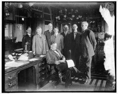 Josephus Daniels and group, 1910. American politician, newspaper e- Old Photo