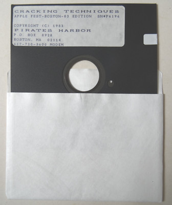 Apple II 5 1/4'' diskware   1983 CRACKING TECHNIQUES PIRATES HARBOR RARE VINTAGE