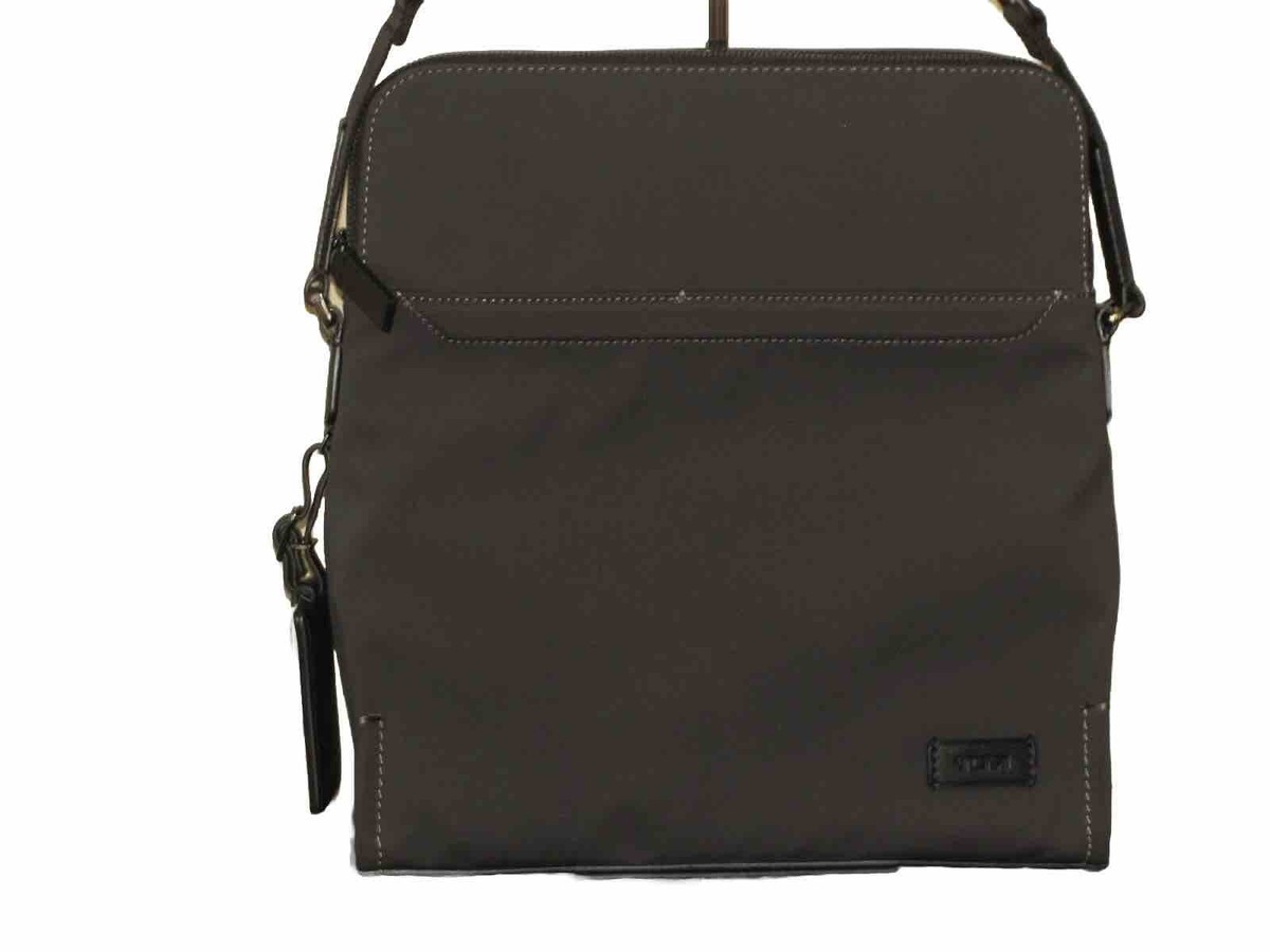 美品⭐️トゥミ　ハリソン　ナイロンSTRATTON ショルダーバッグ　グレー Tumi Harrison Stratton Crossbody Shoulder Travel Bag Iron Grey NEW
