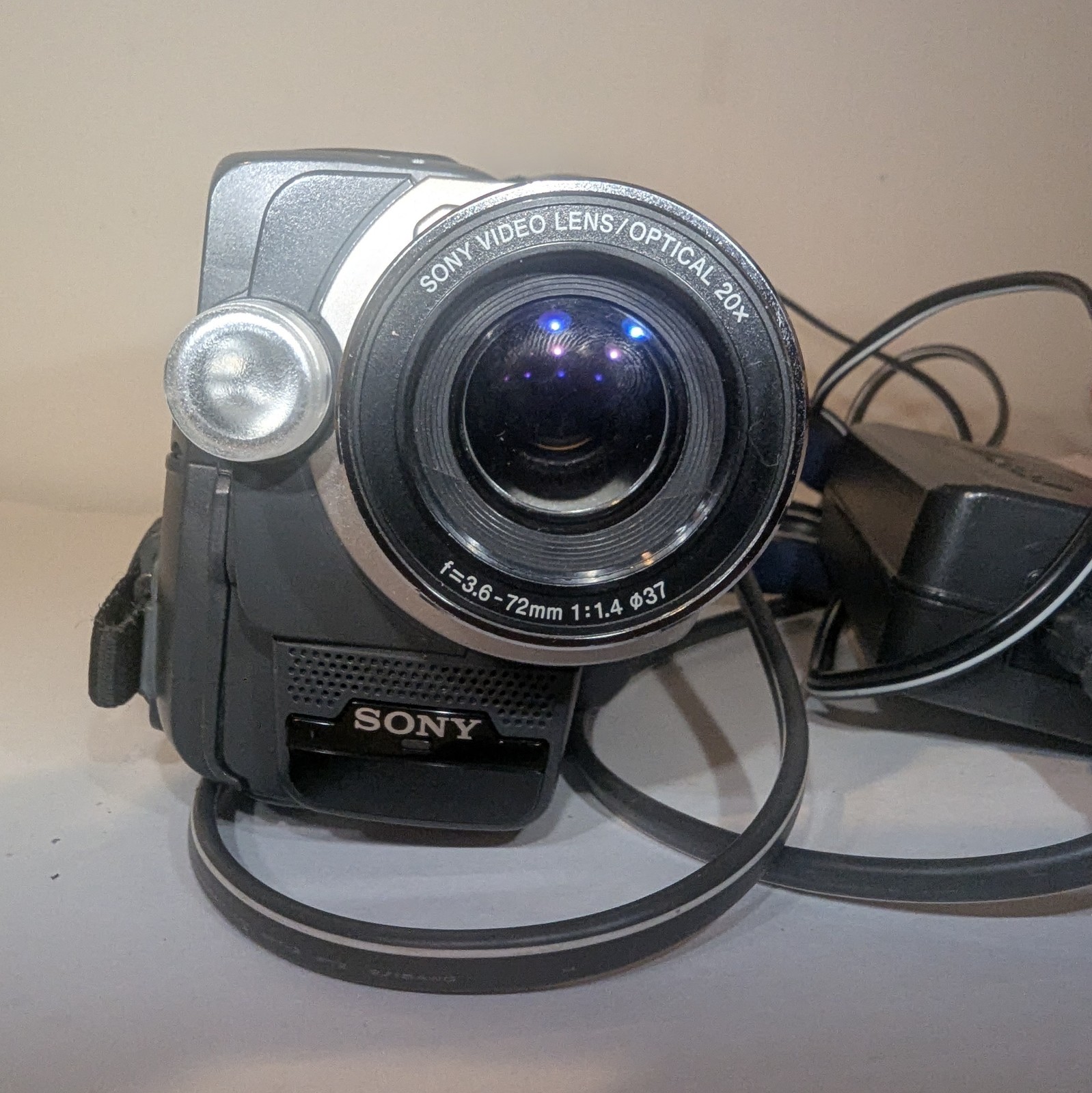 Sony Handycam Vision CCD-TRV608 Hi8 Camcorder - Tested & Working - Vintage