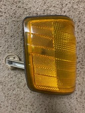 Mercedes W201 190e 190d Front Turn Signal Lamp Right Passenger Oem Mercedes W201 190e 190d Front Turn Signal Lamp Right Passenger Oem