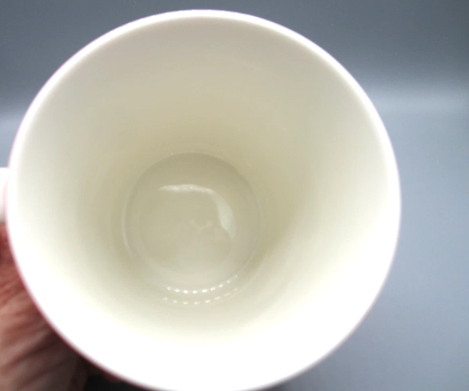 Taza de café Royal Doulton Ellen Degeneres roja y blanca "Smile" 18 oz. (306) Foto 4 de 4