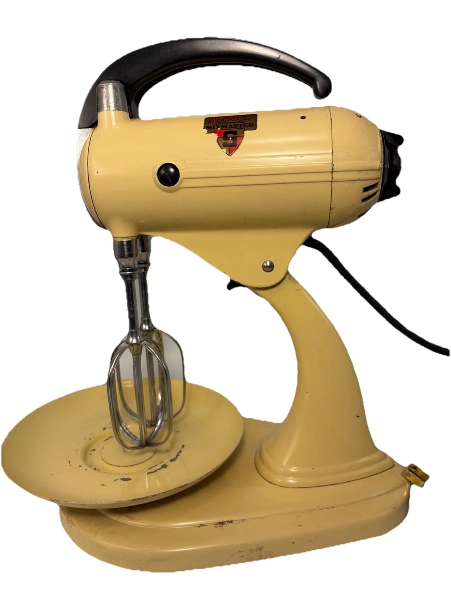 Vintage 1930's MODEL 3A Sunbeam Automatic Mixmaster -Deco Yellow W