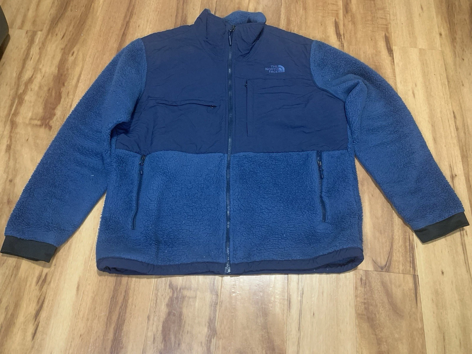 Men’s XL North Face Fleece Jacket Blue On blue Gently Used