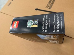 Retired LEGO ARCHITECTURE: Solomon R. Guggenheim Museum (21035) MINT NISB