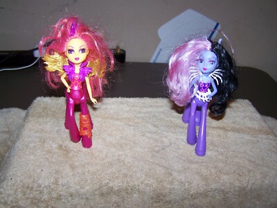 2 Monster High Frightmares Dolls, Avery Evenfall, Flara Blaze Centaur