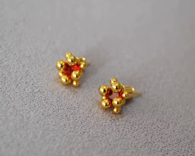 Ohrstecker 18 Karat vergoldet gruppiert roter Rubin Weihnachten Geschenkidee Verpackung