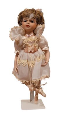 Heirloom Dolls Kelsey Ballerina White Dress Ballet Shoes D16-567 Open Box