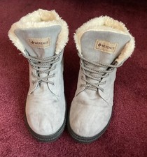 Merence Gray Boots With Faux Fur Womens Size 8 41 . Good used condition 