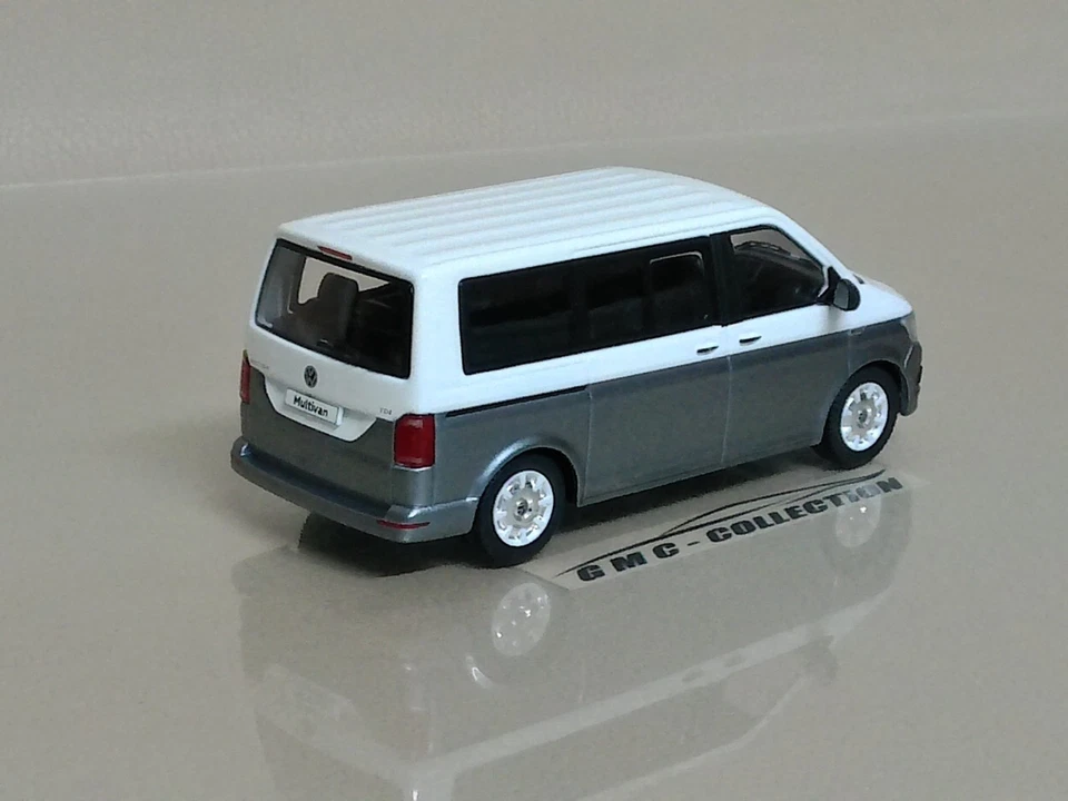 VW T6 MULTiVAN 2017 BiANCO/GRiGiO  IXO-MODELS 1/43 (NO NOREV SOLiDO) - Immagine 2 di 4