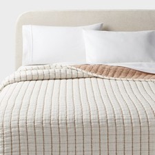 King Yarn Dye Crinkle Grid Quilt Ivory/Camel - Threshold: Percale,