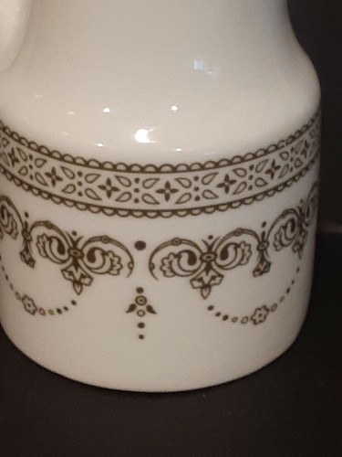 Vintage Wedgwood Metallised Bone China. Made In England. Milk Jug / Creamer. - Picture 4 of 6