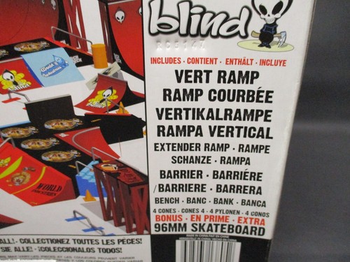Tech Deck 2005 Blind 96mm Skatepark & Board Vert Ramp w/ 4 Finger Boards *READ* - Picture 9 of 11