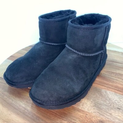 UGG Classic Mini II 1017715K Big Kids Black Round Toe Ankle