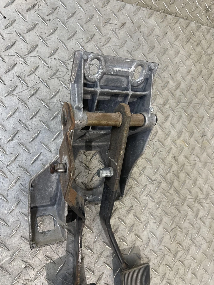 Ford Ranger 3.0 1998-2004 embrague y pedal de freno probado por OEM Foto 2 de 4