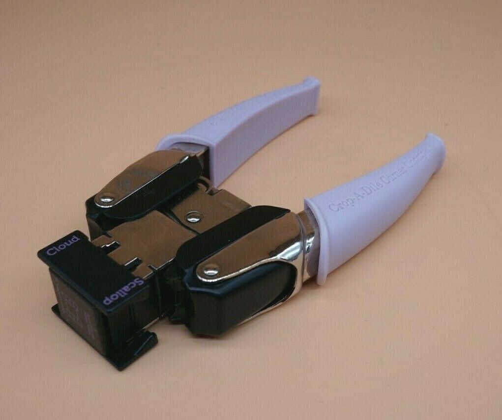 WE R MEMORY keepers Crop-A-Dile Corner Chomper Tool Eckenstanzer EUR 45,20 - DE