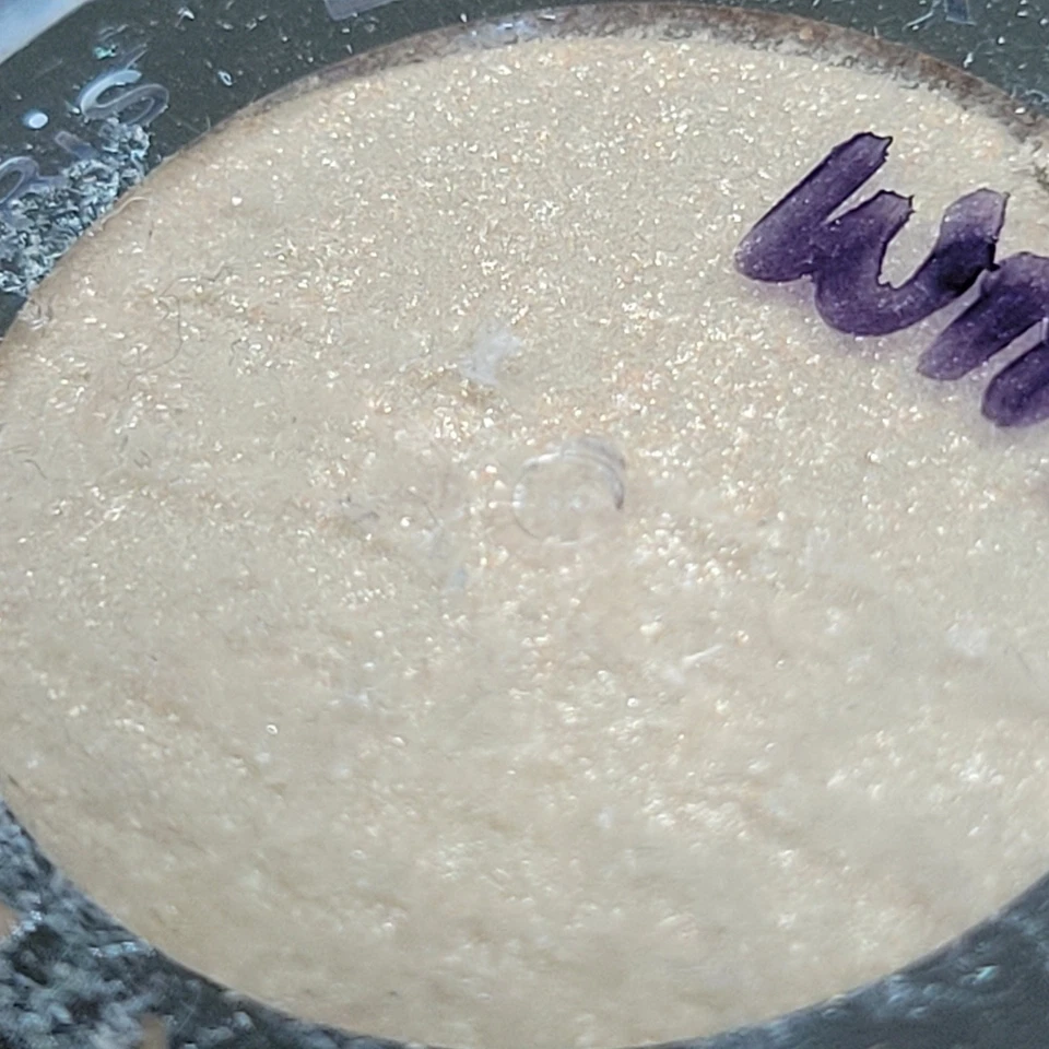 L'Oréal Paris Infallible 24HR Eye Shadow 997 ETERNAL SUNSHINE 0.12 oz ✨️NEW✨️ - Image 4 of 4