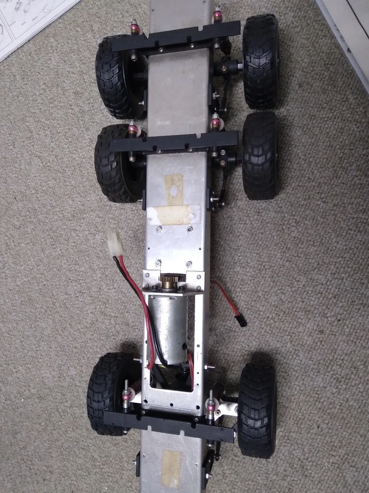 Robbe-Panther 6x6 Fahrgestell ( Chassis), Robbe, 50 x 18 cm - Bild 3 von 4