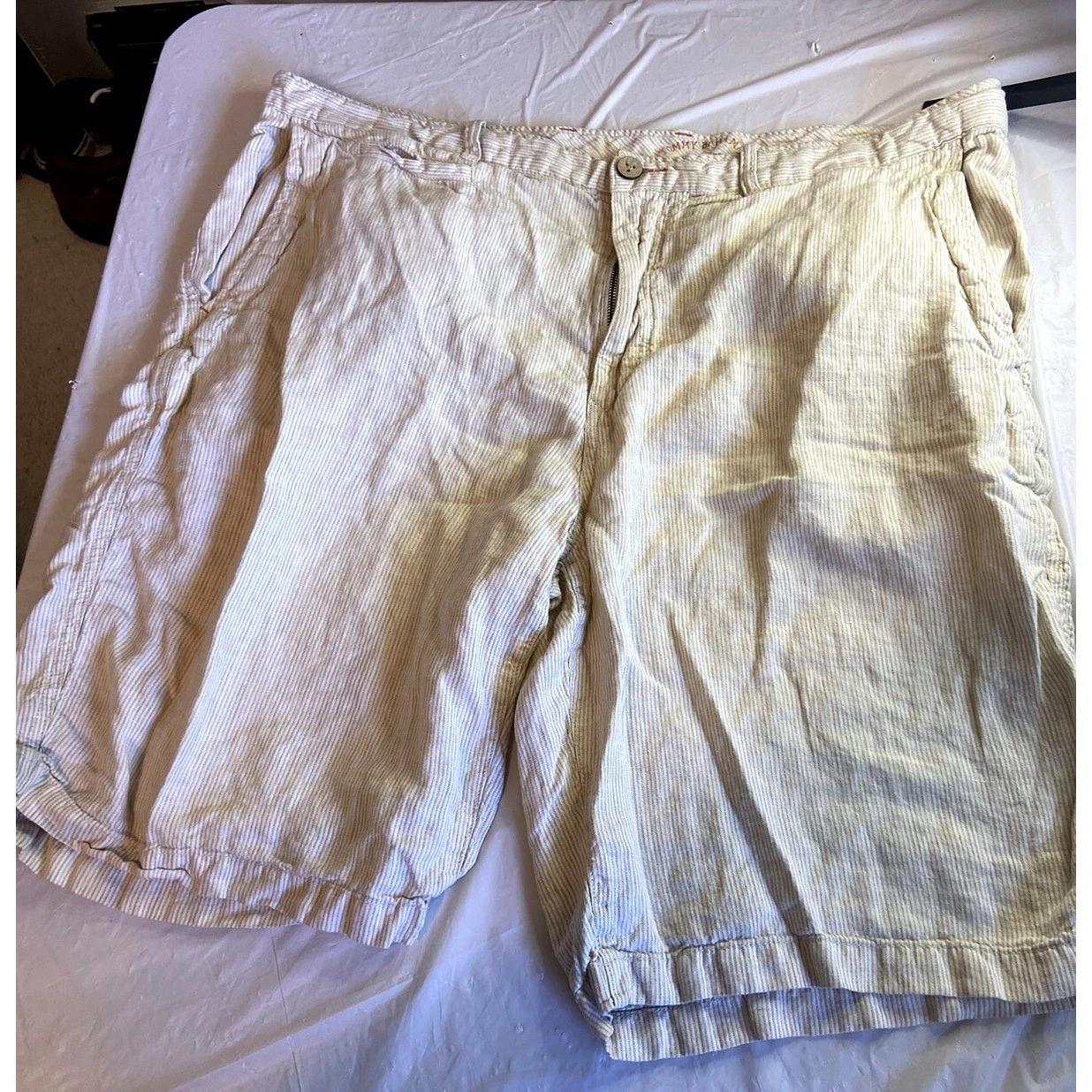 Tommy Bahama Relax Mens 40 Tan White Pinstripe 100% Linen Shorts Summer Beach