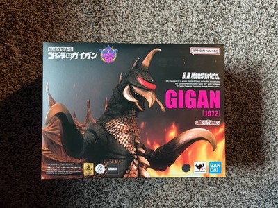 S.H.MonsterArts Gigan 1972 50th Anniversary Godzilla Figure BANDAI