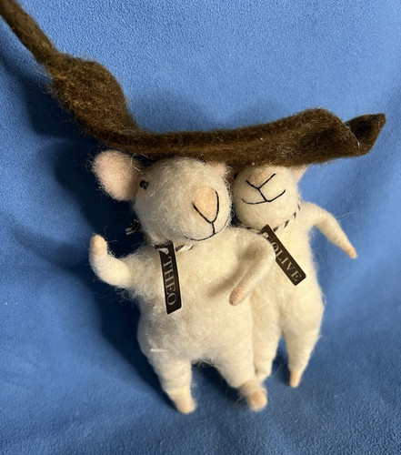Handcrafted Felted Wool Theo & Olive Mice Under Leaf Figure Sculpture  5" x 5"