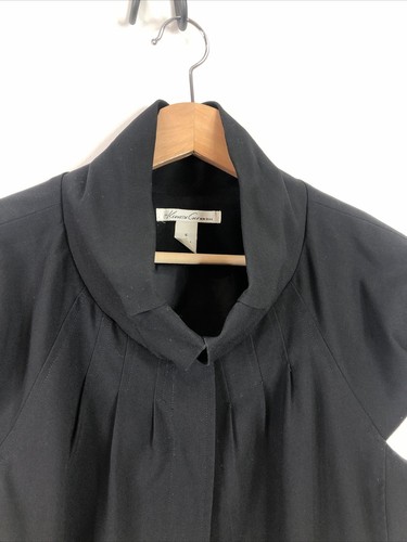 Kenneth Cole Women’s Size 6 Black Open Short Sleeve 2 Button Top - Foto 3 di 12