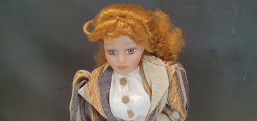 DAS Porcelain Doll this is Laura and is 17" High - Picture 2 of 12