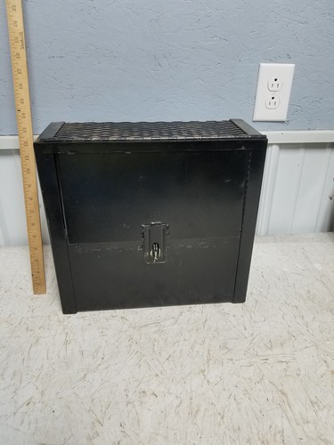 Mailbox Door Slot Locking Box Wall-Mount Lockable Postal Mail Box Mesh w/ hasp - 第 1/12 張圖片