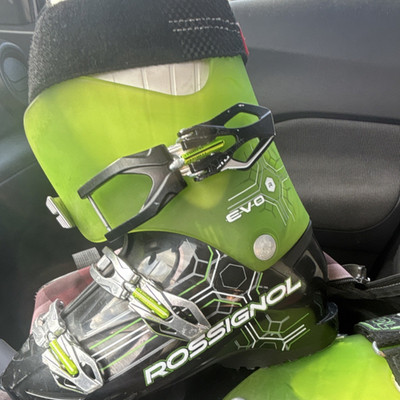 Rossignol EVO Men's Alpine Ski Boots Green Black Metal Buckles Cuff Buckle