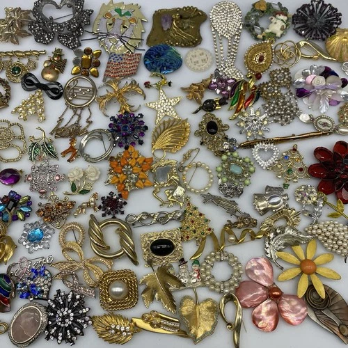 Huge Lot 100 Vintage BROOCH Pins AS IS Broken Craft Rhinestone Costume Jewelry