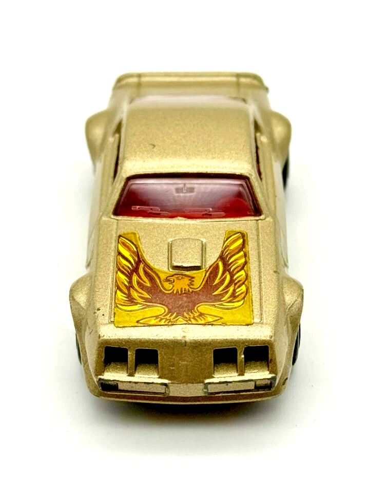 Matchbox Lesney Superfast MB16 gold Pontiac Firebird Mint in PVC Display - Image 3 of 4
