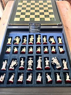 Handcrafted Medieval Knights Complete Chess Set Boxed Silver/Gold Figures