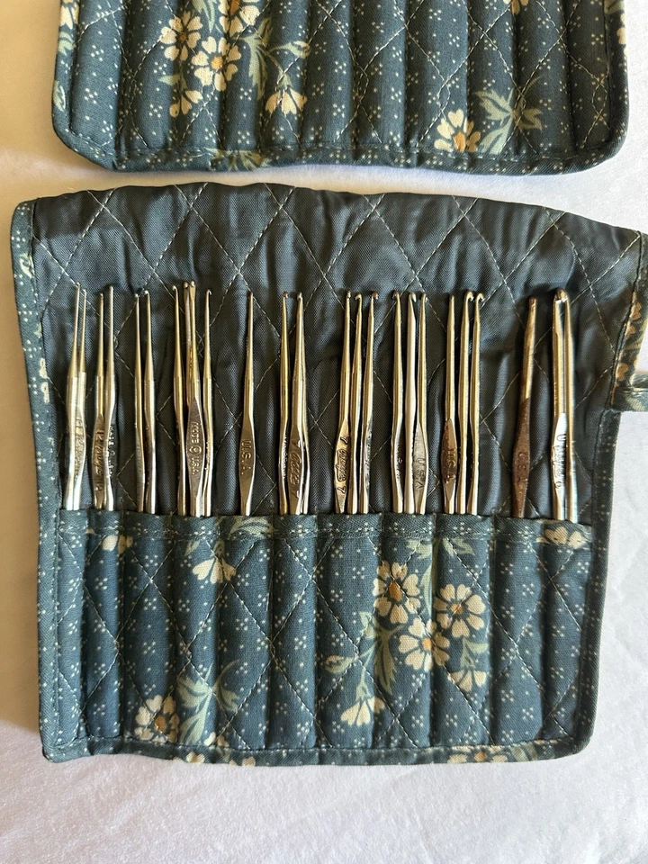 Lot of Vintage Crochet Hooks in Ellen Originals Quilted Case Over 40+ pieces - Image 3 of 4