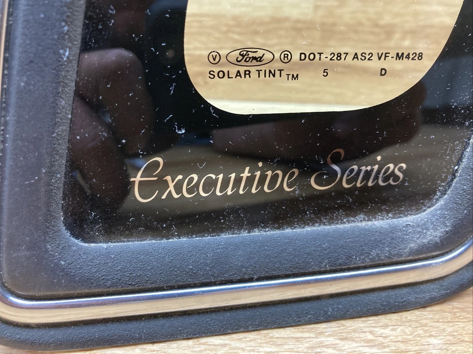 Lincoln Town Car 1990-1997 OEM paso derecho cuarto trasero panel vidrio ejecutivo A-1 Foto 2 de 4