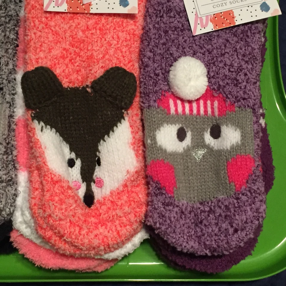 NUEVO CON ETIQUETAS 3 paquetes Acogedores Critters Calcetines Difusos Zorro Caras de Animales Rayas pompones suaves Foto 2 de 4