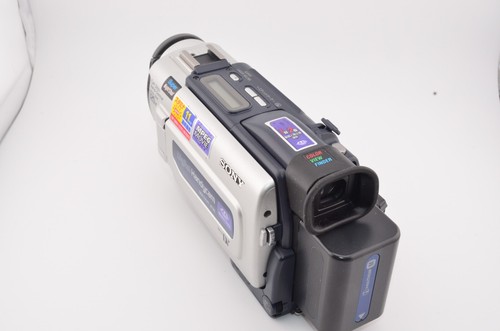 NEAR MINT Sony DCR-TRV17 Digital Handycam Mini DV Camcorder Video Camera JAPAN - Picture 14 of 16