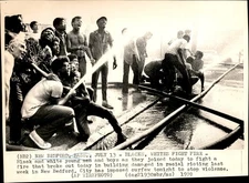 LG114 1970 Wire Photo BLACKS/WHITES FIGHT FIRE COMING TOGETHER AFTER RACE RIOT