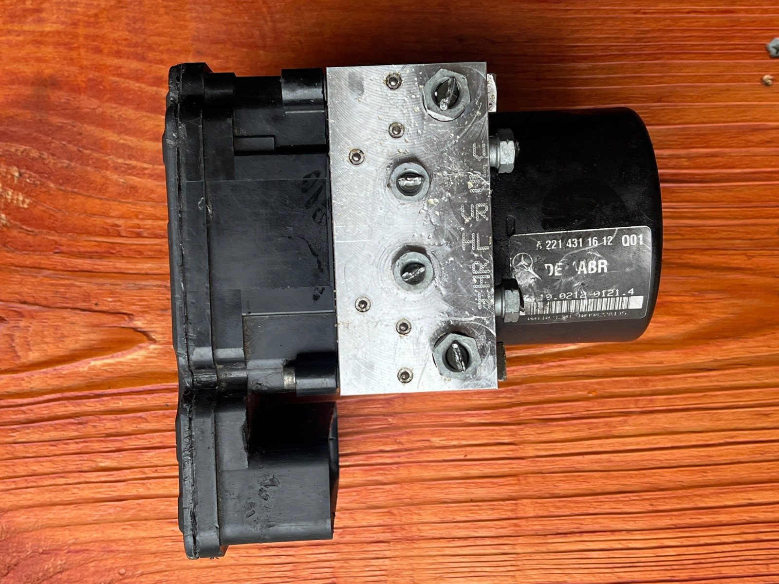 A221 431 16 12 & A221 545 87 32 Mercedes Benz W221 ABS ESP module