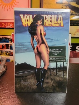 Vampirella #1 Convention Edition SIGNED Mike Mayhew Harris 2001 COA Ltd 150