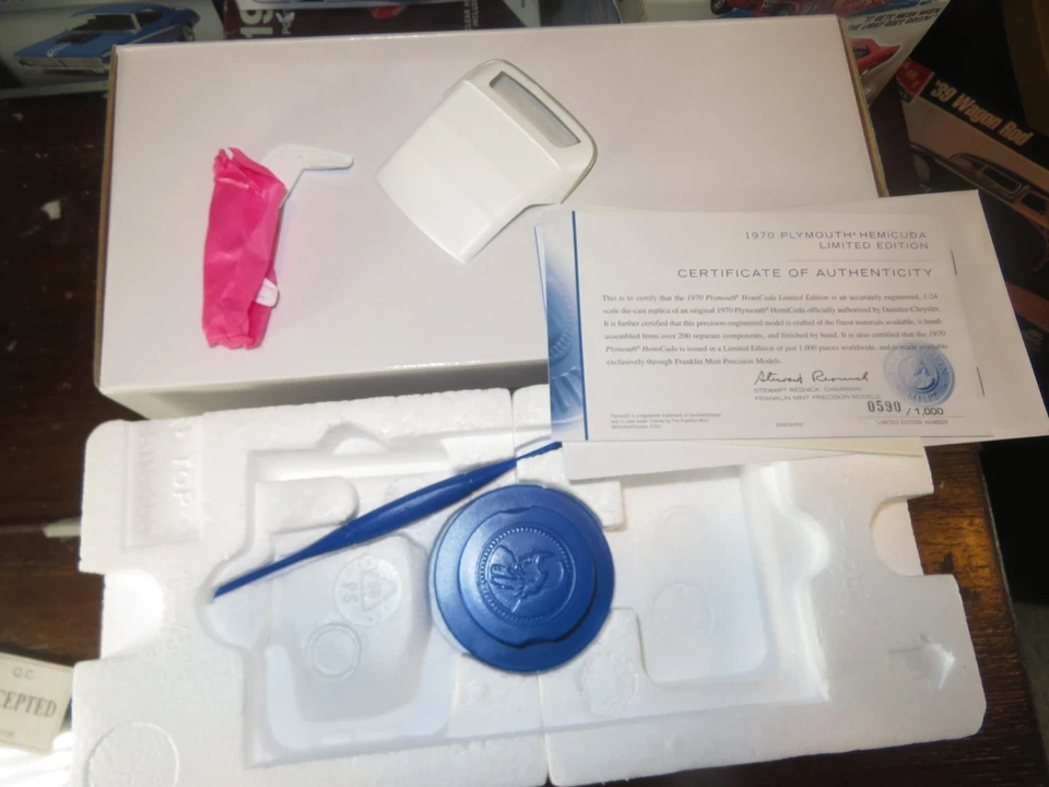 Franklin Mint Limited Edition 1970 Plymouth Hemi Cuda Convertible 1/24 - Image 4 of 4