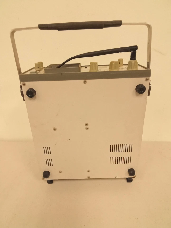 Analizador de espectro BK Precision 2610 1,0 GHz enciende PIEZAS NO PROBADAS/SOLO REPARACIÓN Foto 3 de 4