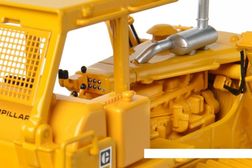 Caterpillar D8K Dozer w/ ROPS, Winch & A Blade - 1/48 - CCM - Diecast - 2019 - Picture 5 of 6