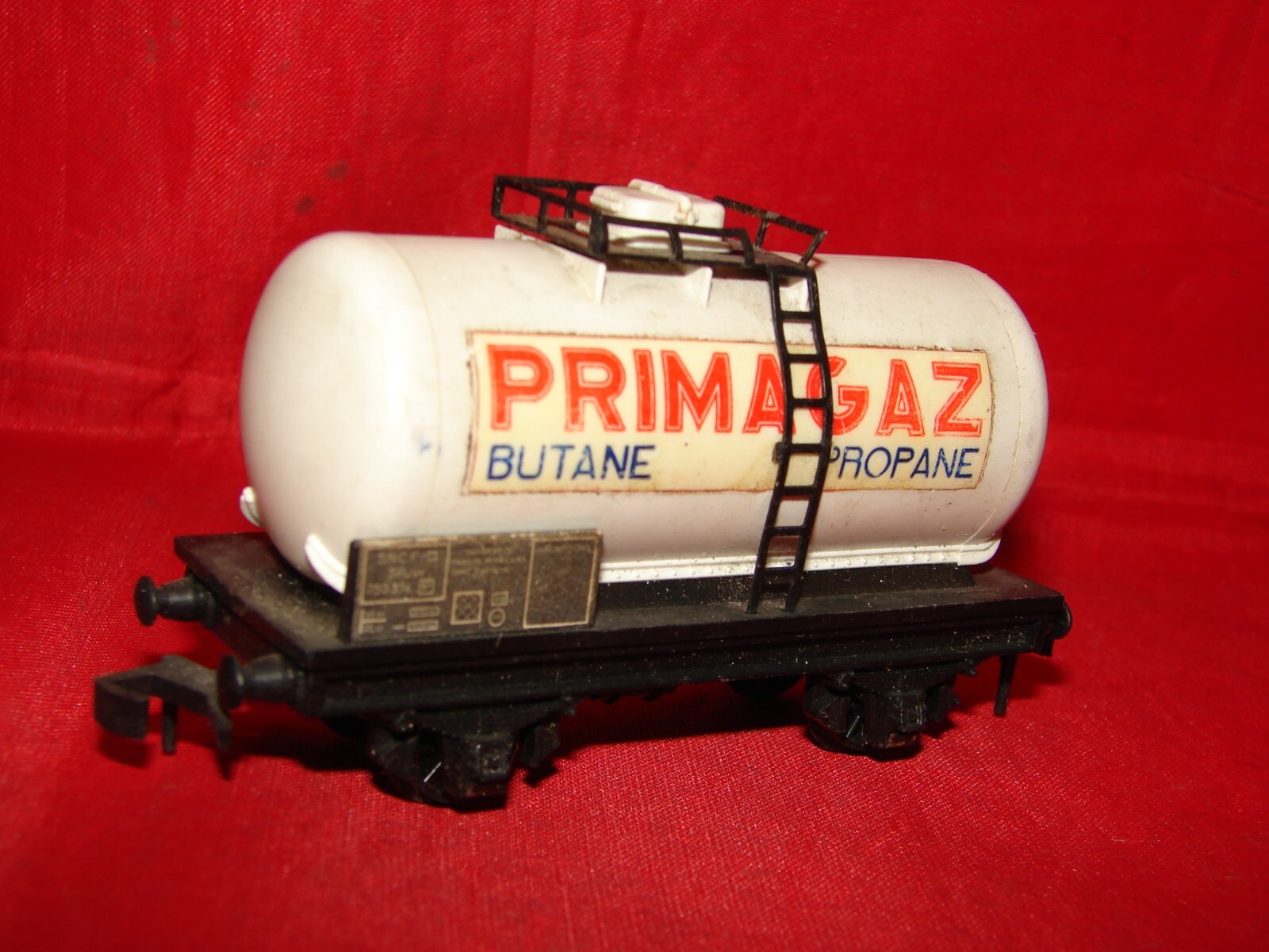 Wagon Citerne PRIMAGAZ VB – HO 1/87 – 3 Rails – Métal Et Presspahn – Occasion