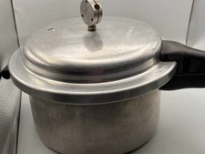 Mirro-Matic 394M 4 Quart Alum/ Pressure Cooker Canner USA With Rack & 2 jigglers
