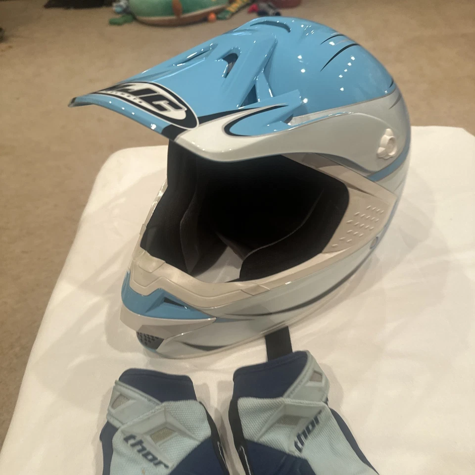 Casco de motocicleta HJC para mujer mediano con guantes Thor pequeños Foto 2 de 4